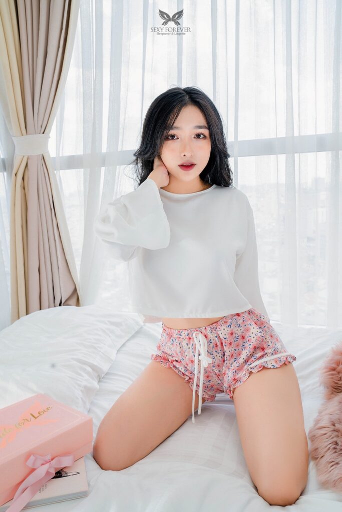 Hình Ảnh Cô Gái Đẹp Mặc Áo Dài Hiểu Đúng Và Nhìn Nhận Toàn Diện Về Hình Mẫu Hiện Đại Tại Việt Nam