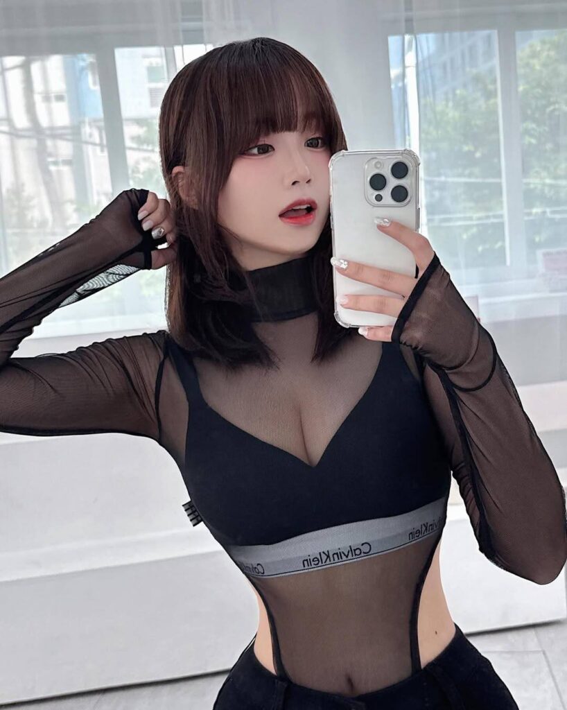 Những Hình Ảnh Cô Gái Ngầu Xu Hướng Mới Thu Hút Giới Trẻ Trên Mạng Xã Hội